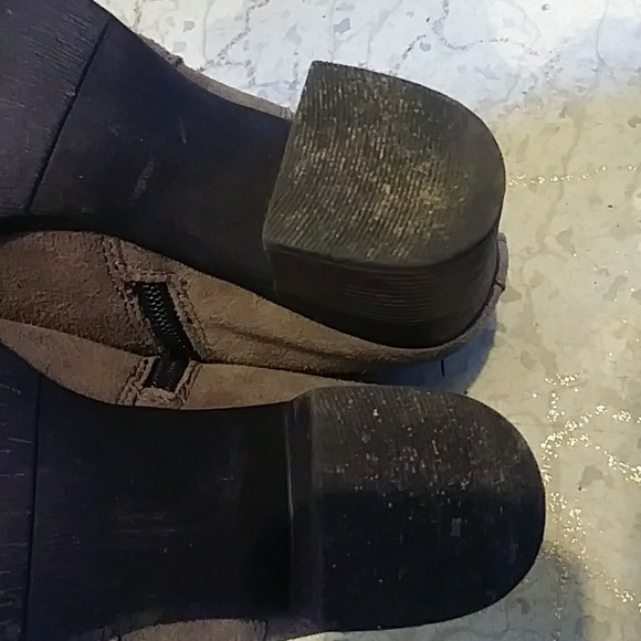 Boots - Picture 7 of 8